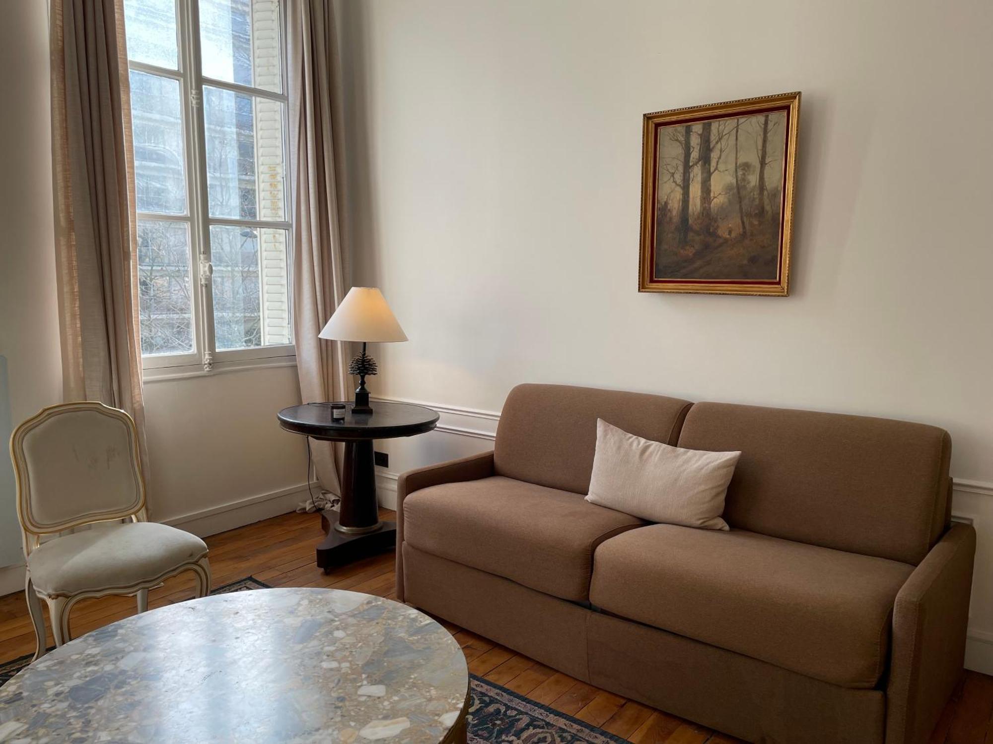 7eme Invalides/ Tour Eiffel 1er Etage Appartement Parijs